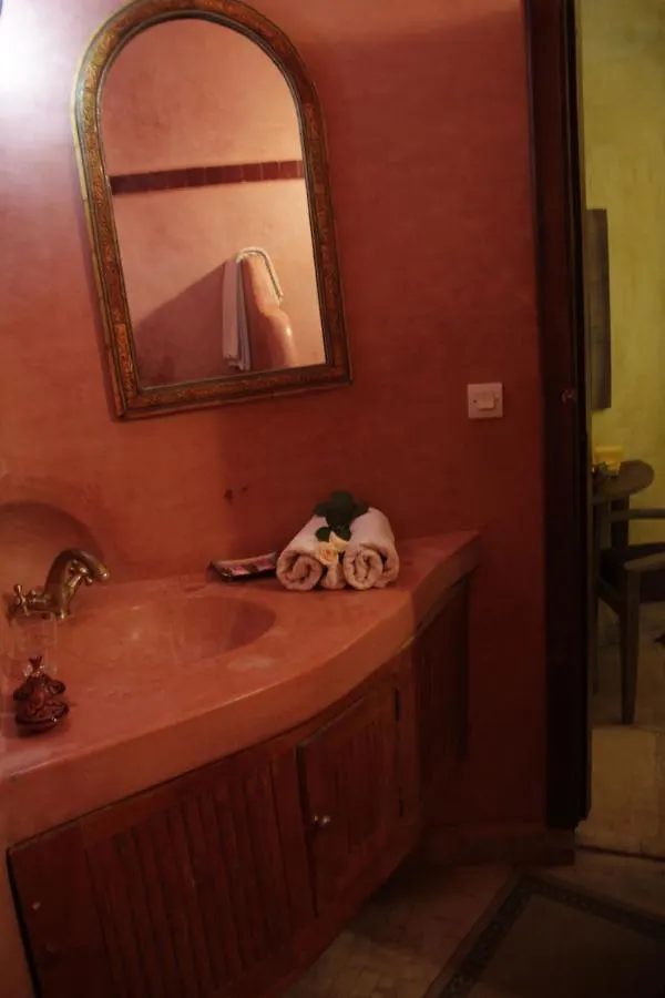 Riad Azenzer Marrakesh 3*,